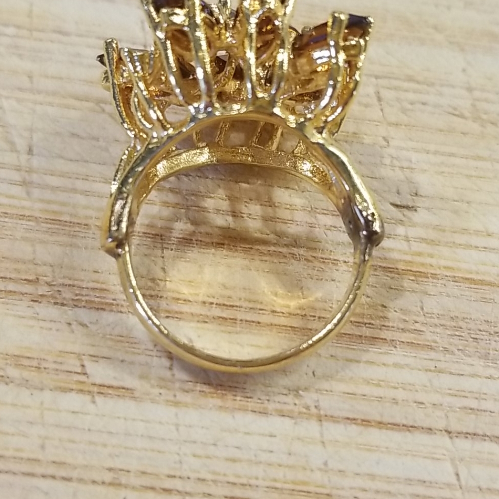 Avon 1970s Cocktail Ring Size 7 Topaz - Picture 4 of 4